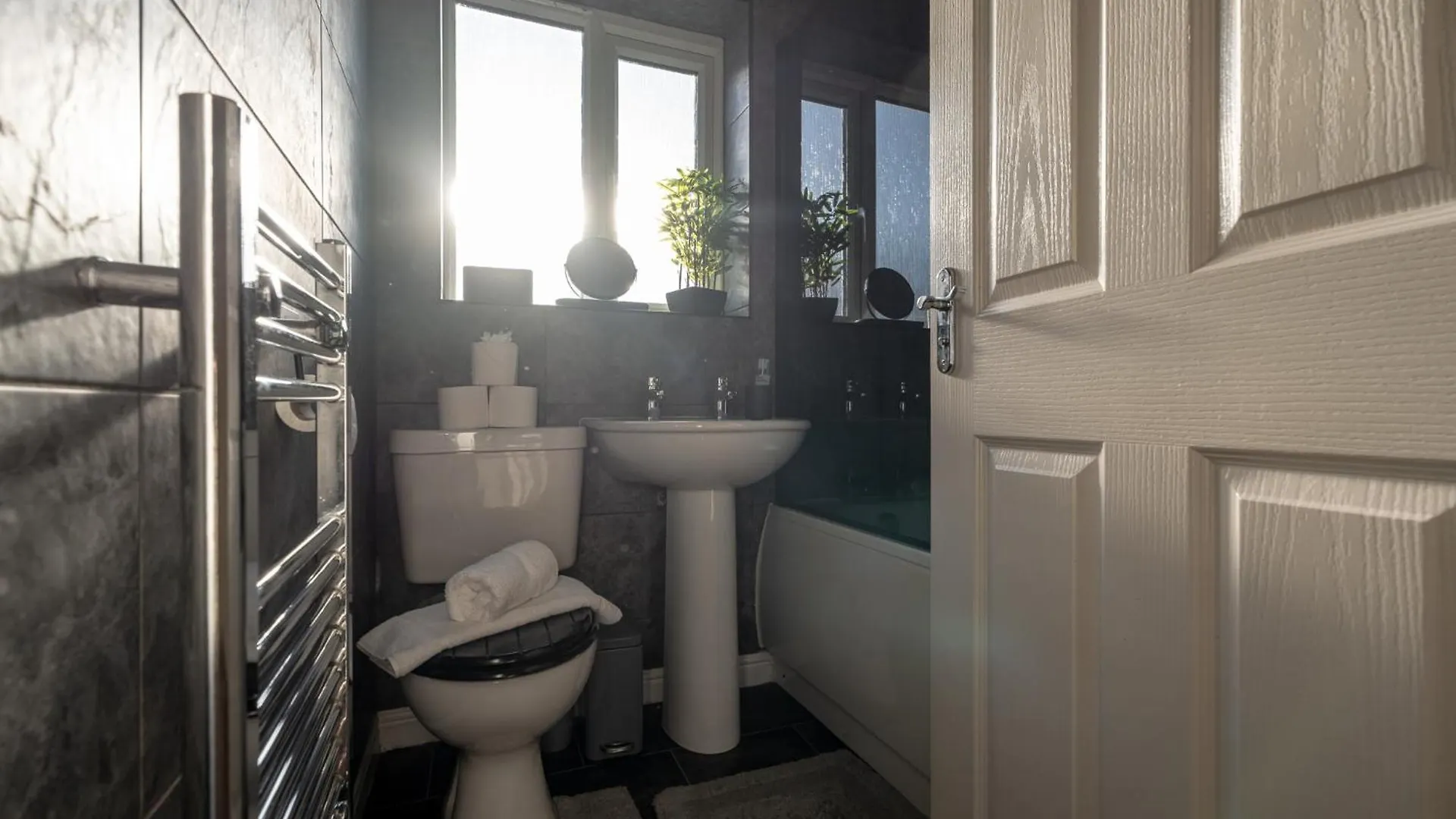 Pottery Wharf By Horizon Stays Thornaby on Tees